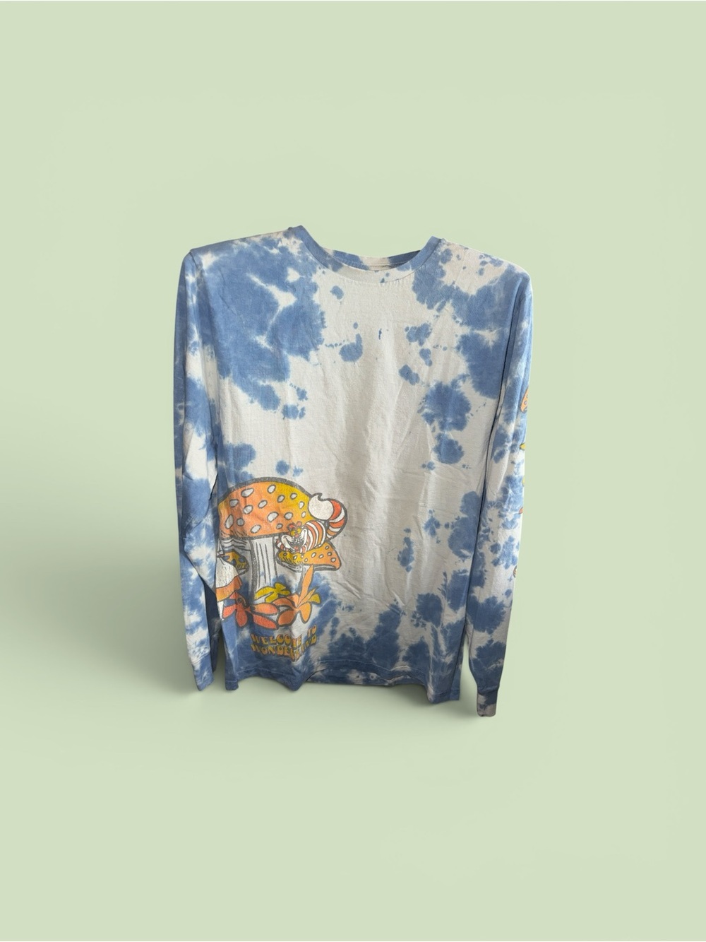Disney Welcome to Wonderland Adult Large Tie Dye Mushroom Graphics Tee-Shirt
